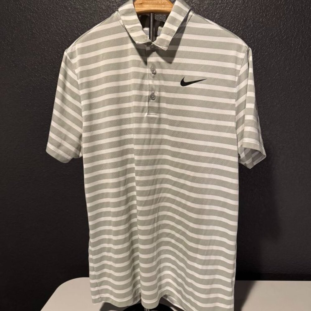Nike Golf Standard Fit Polo – Size Large – 100% Polyester